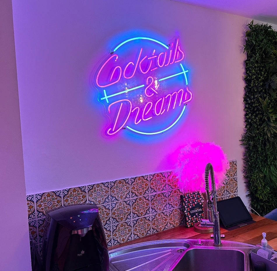Cocktails & Dreams ネオンライト Cocktails & Dreams Custom Neon Sign – Mission Neon